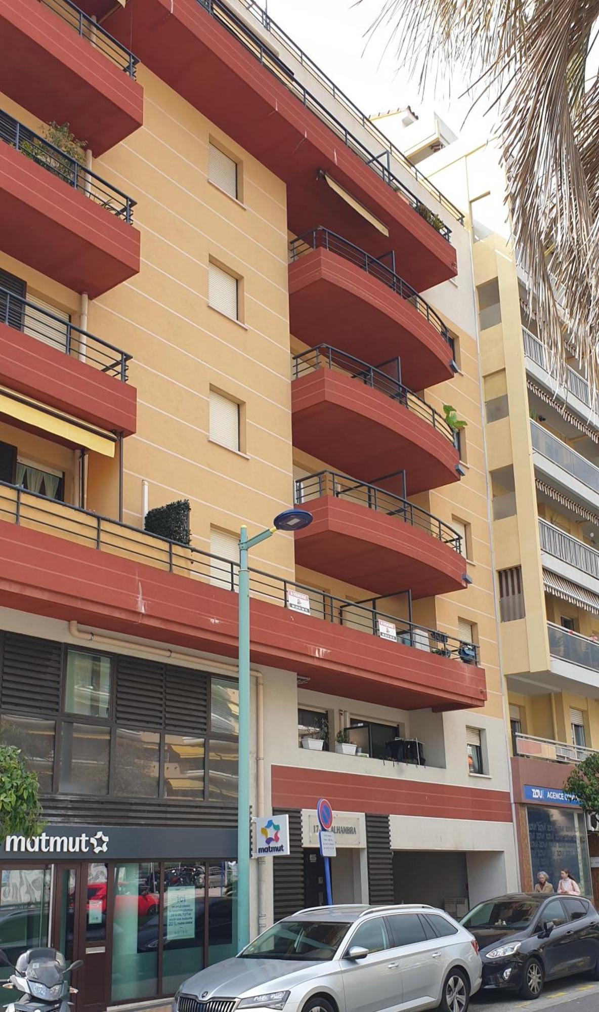Appartement Cosy Au Centre Ville De Menton Exteriör bild